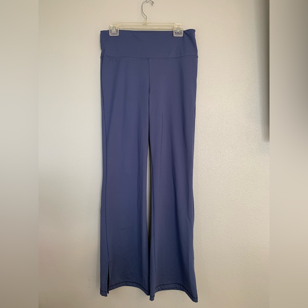 American Eagle “The Everything Flare” Leggings